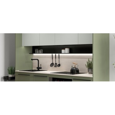Oświetlenie LED z półką 210 cm do kuchni Milino czarna